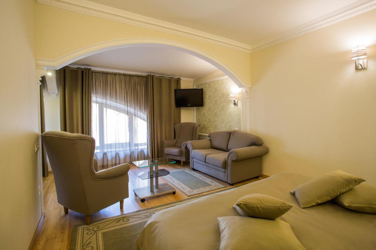 Spa-Hotel Myslyvskiy Dvir Kyiv Exterior photo